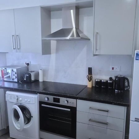 Attractive 2 Bed Apartments Free Wi-Fi And Parking Croydon Dış mekan fotoğraf